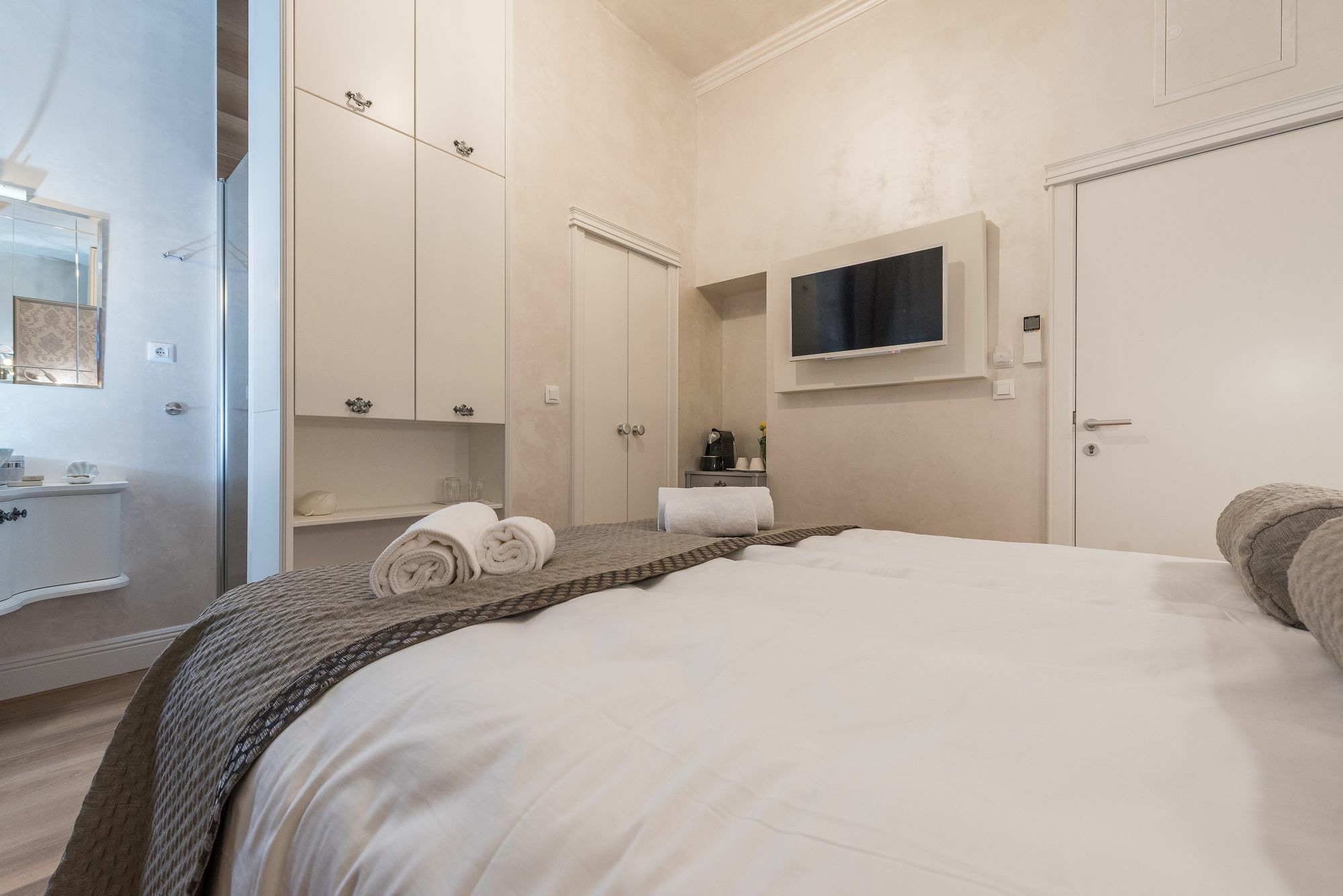 Palace - Design Guest house